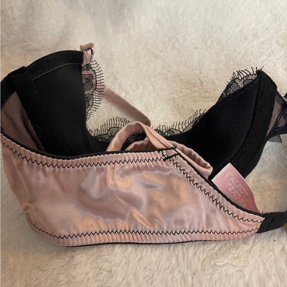 Victoria's Secret Lace Detail Bra in Cream and Tan - Picture 5 of 6